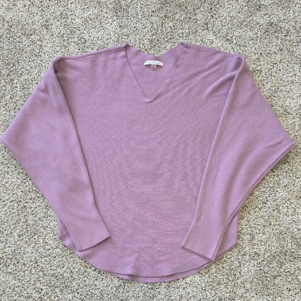 Elegant Lavender V-Neck Sweater